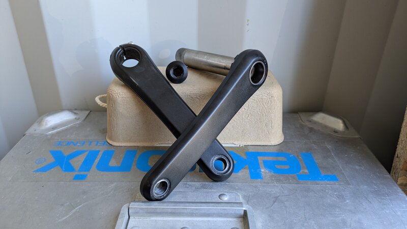 Kurbelpaar mit Achse